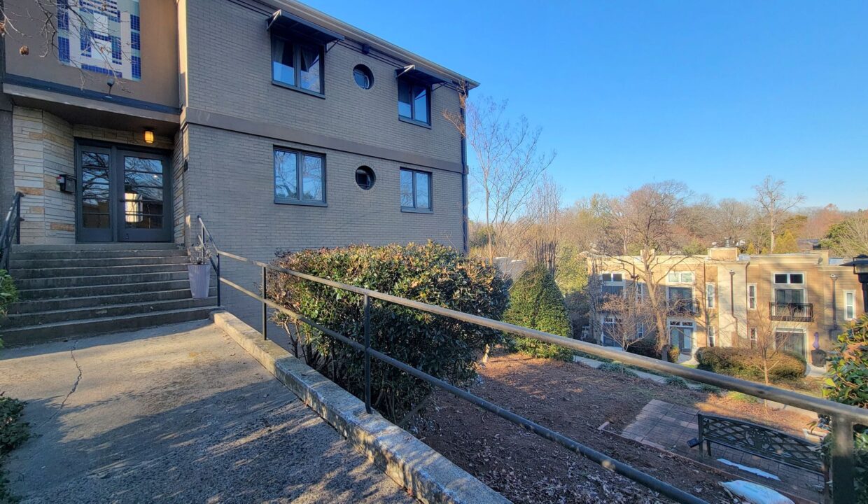 2425-Vail-Ave-A19-Charlotte-NC-28207-27