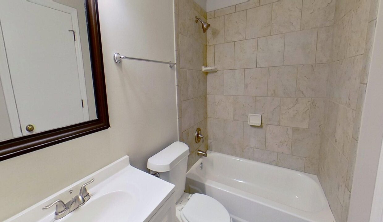 10932-Magenta-Ln-Charlotte-NC-28262-10