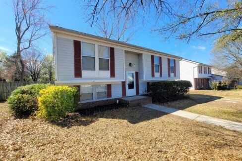 10932-Magenta-Ln-Charlotte-NC-28262-15