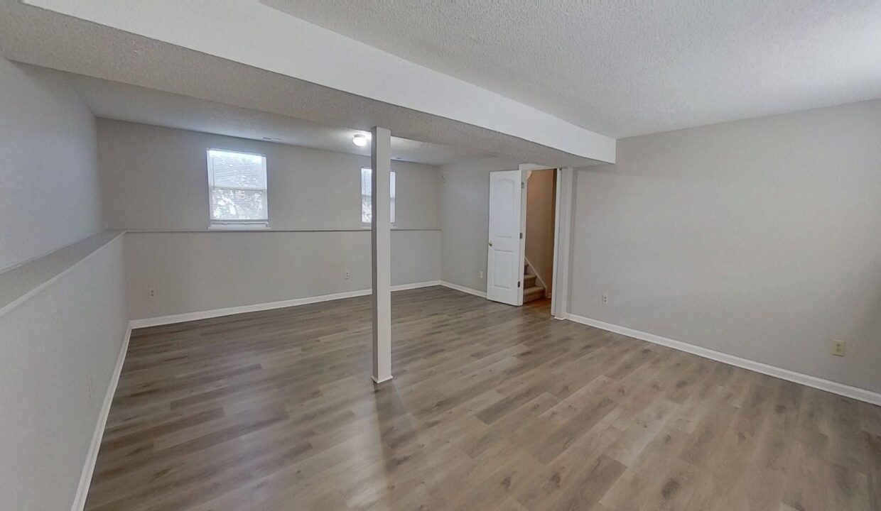 10932-Magenta-Ln-Charlotte-NC-28262-19