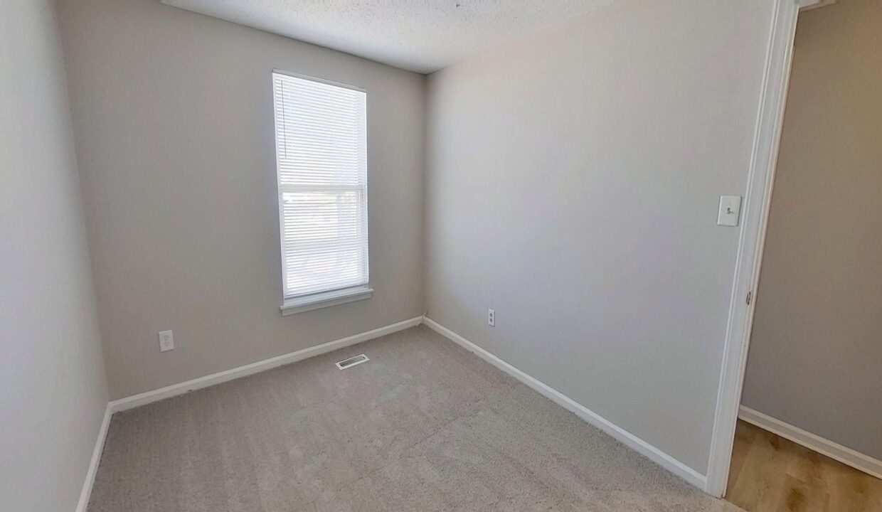 10932-Magenta-Ln-Charlotte-NC-28262-20