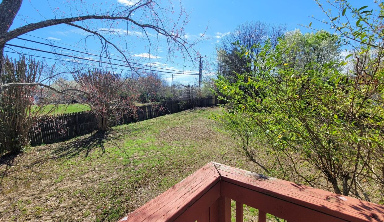 10932-Magenta-Ln-Charlotte-NC-28262-24