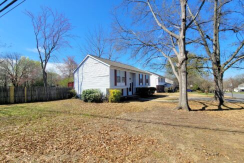 10932-Magenta-Ln-Charlotte-NC-28262-27