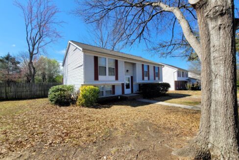 10932-Magenta-Ln-Charlotte-NC-28262-30