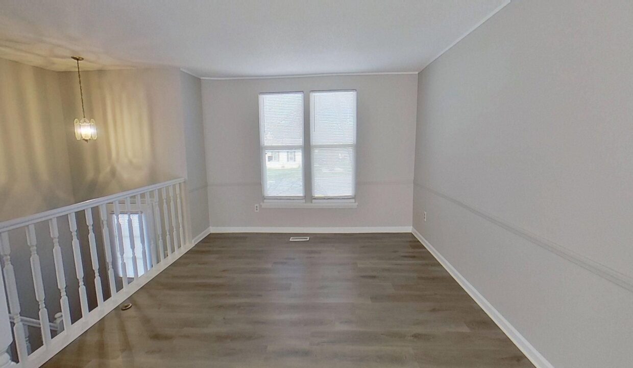 10932-Magenta-Ln-Charlotte-NC-28262-8