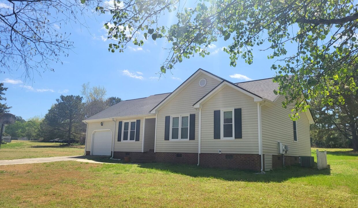 112-Stonehenge-Dr-Clayton-NC-27520-20