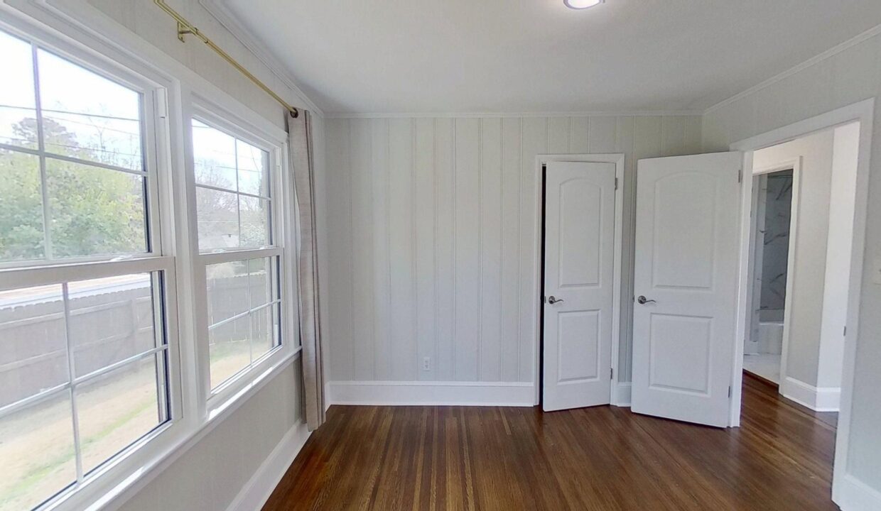 1200-Dresden-Dr-W-Charlotte-NC-28205-16