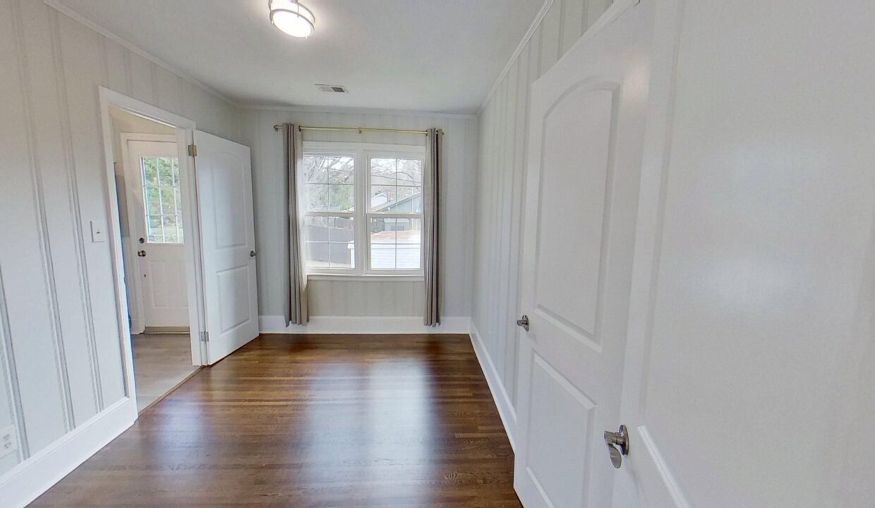 1200-Dresden-Dr-W-Charlotte-NC-28205-20