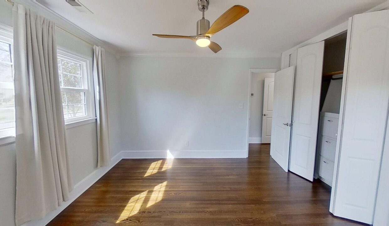 1200-Dresden-Dr-W-Charlotte-NC-28205-22