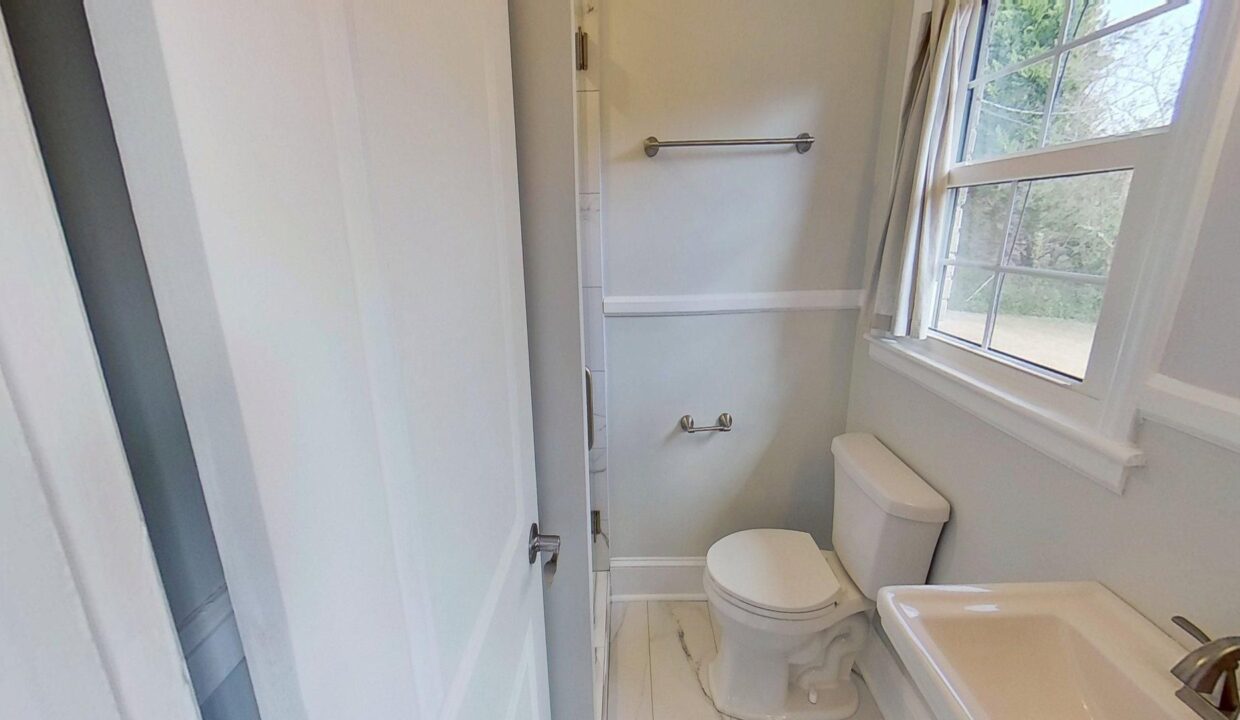 1200-Dresden-Dr-W-Charlotte-NC-28205-30