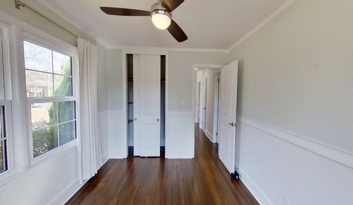 1200-Dresden-Dr-W-Charlotte-NC-28205-36