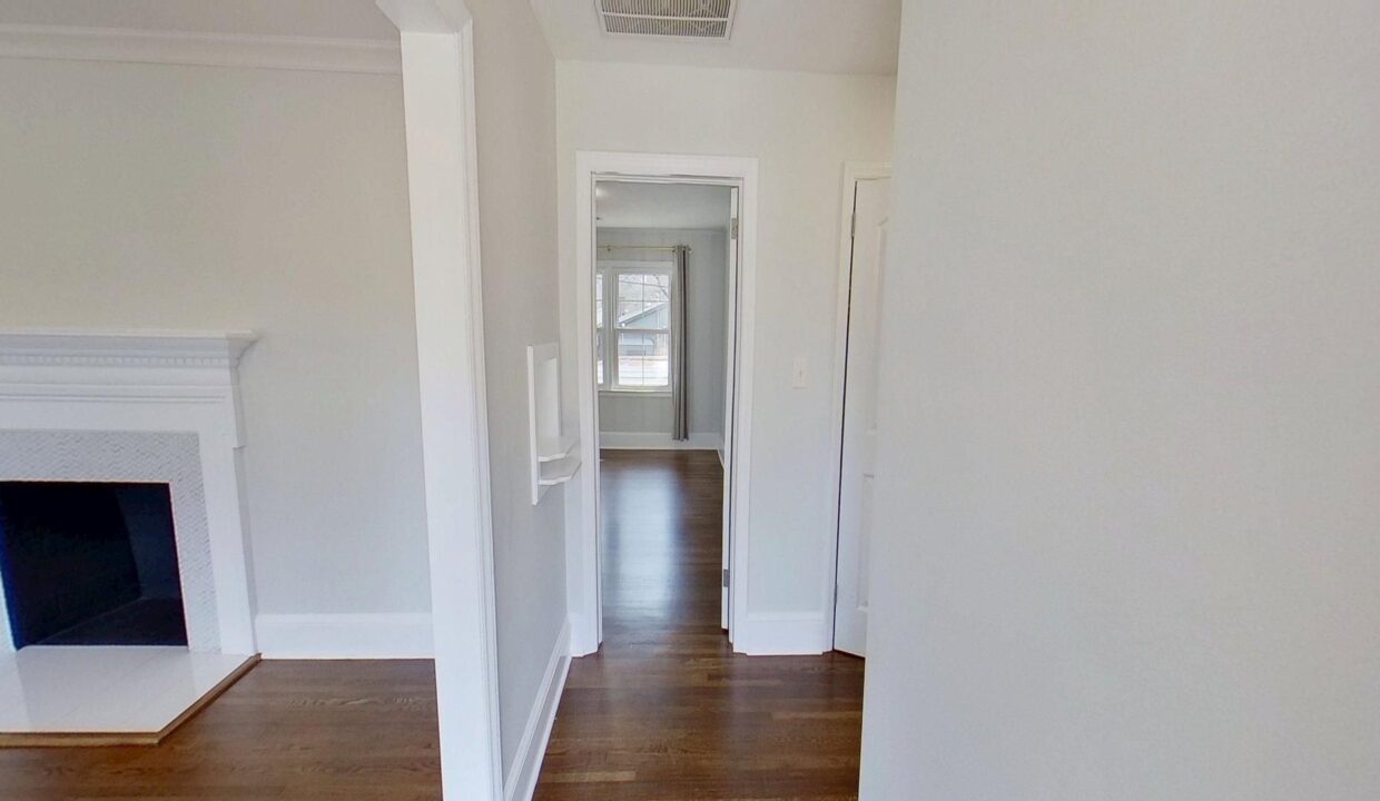 1200-Dresden-Dr-W-Charlotte-NC-28205-37