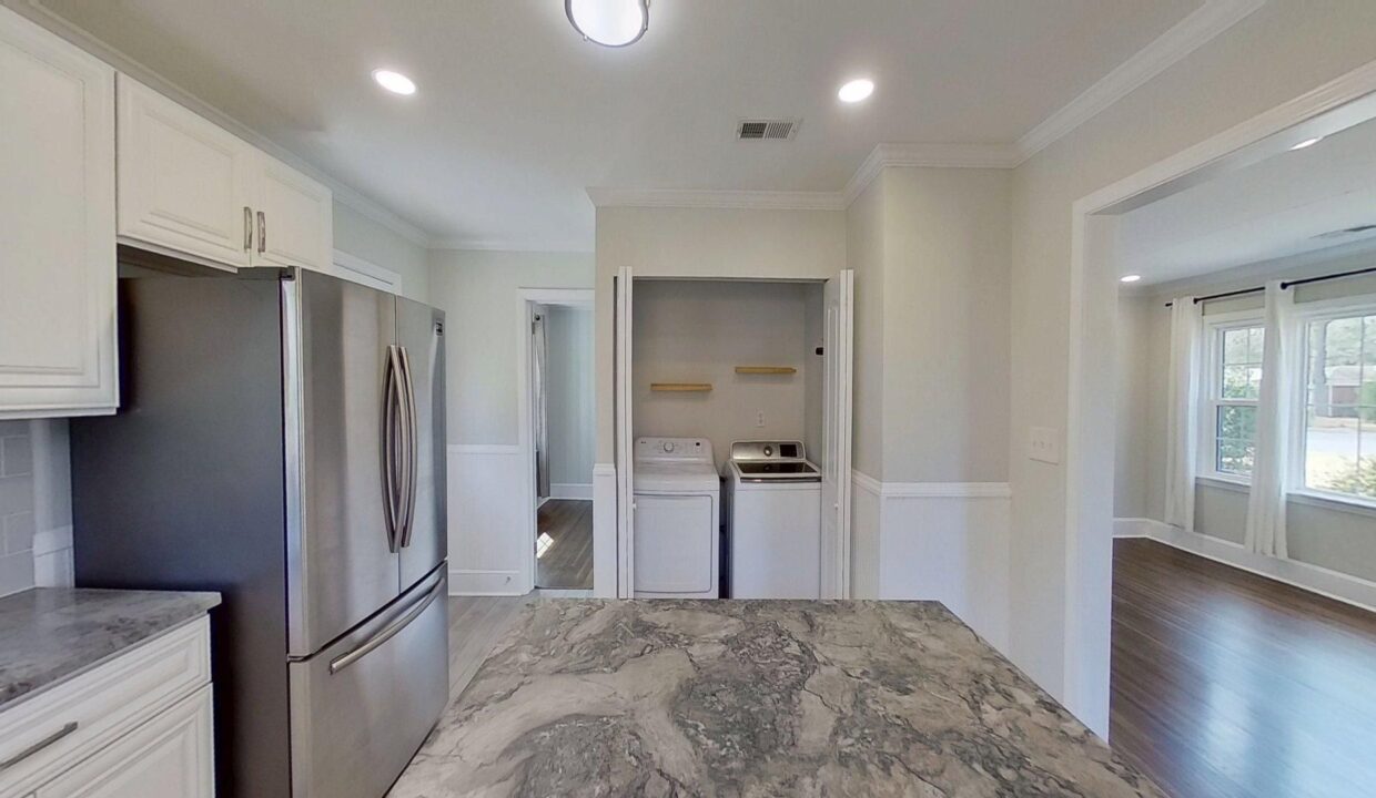 1200-Dresden-Dr-W-Charlotte-NC-28205-4