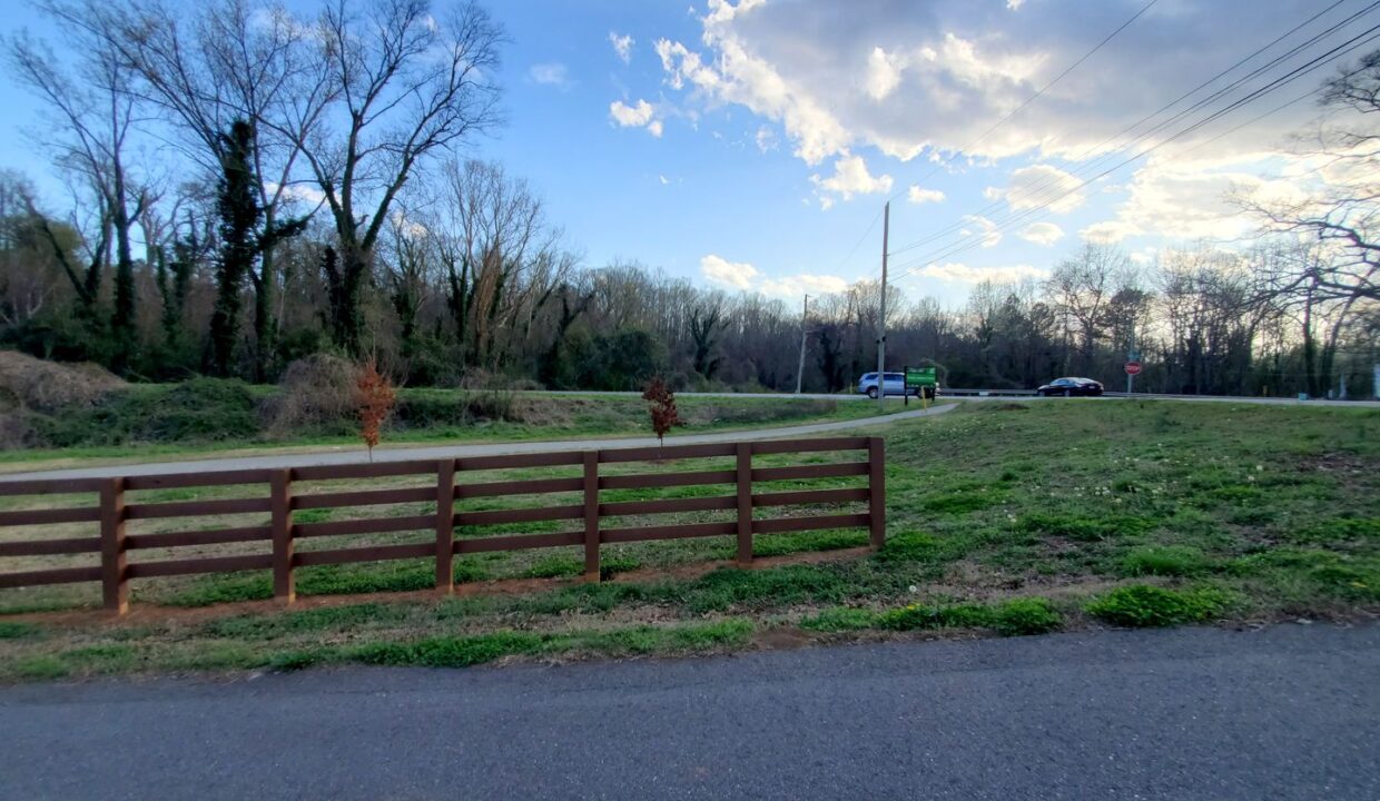 275-Vanderbilt-Rd-Spartanburg-SC-29301-21