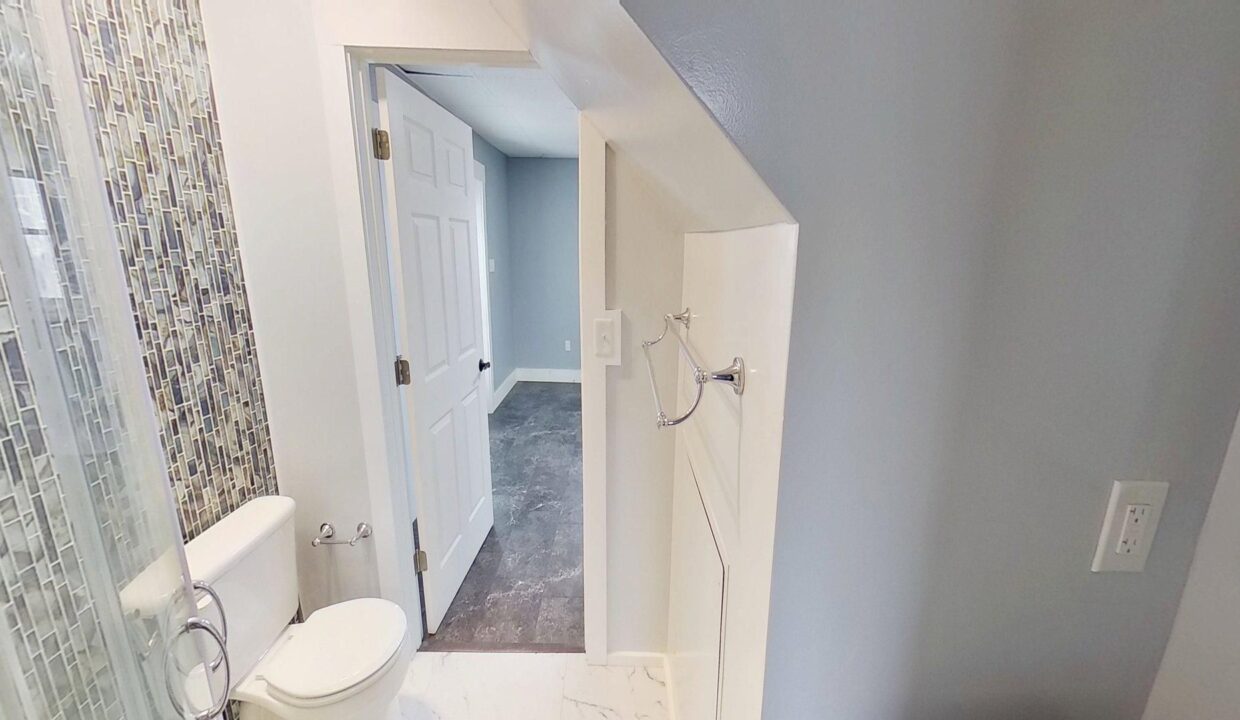 4711-Highview-Place-Raleigh-NC-27606-36