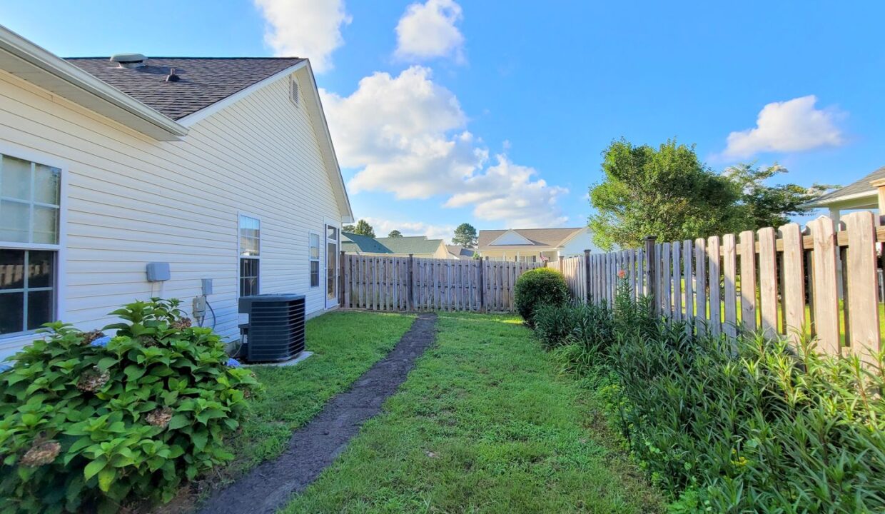 8640-Orchard-Loop-Rd-Leland-NC-28451-16