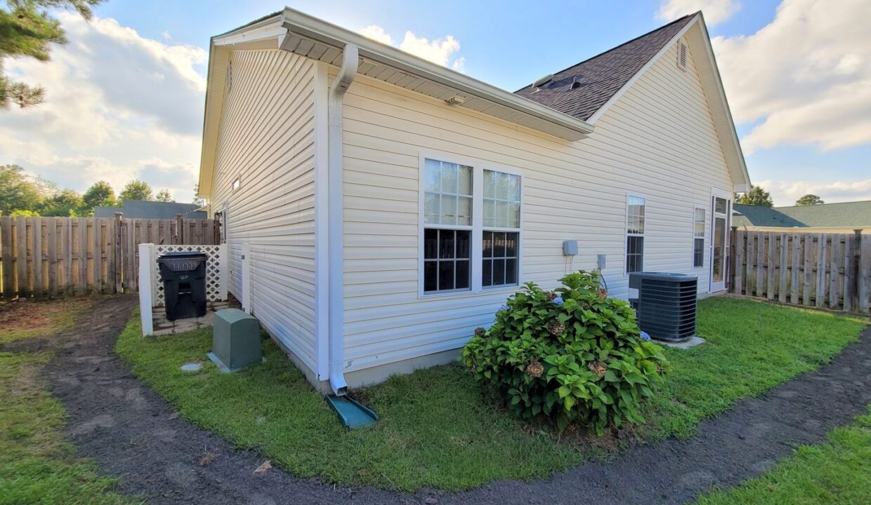 8640-Orchard-Loop-Rd-Leland-NC-28451-26