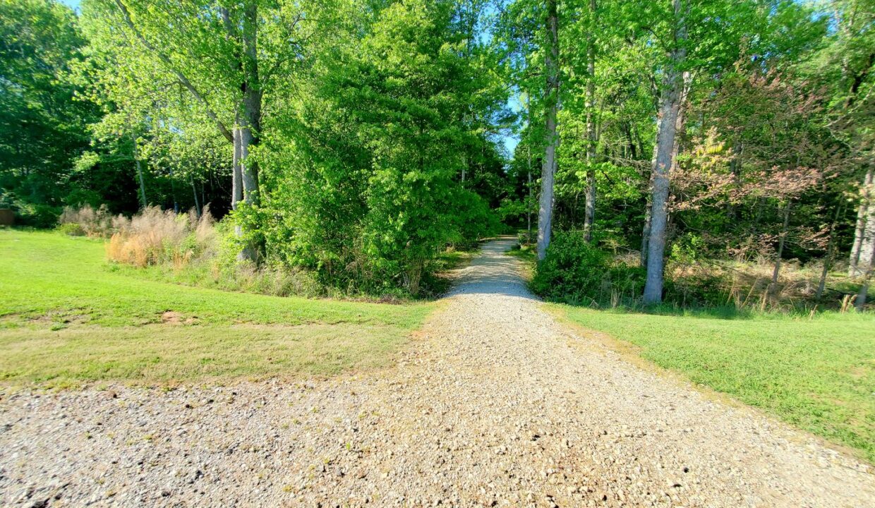 101-Boren-Way-Greenville-NC-29607-15