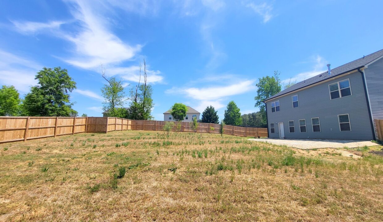 1021-Silver-Farm-Rd-Raleigh-NC-27603-12