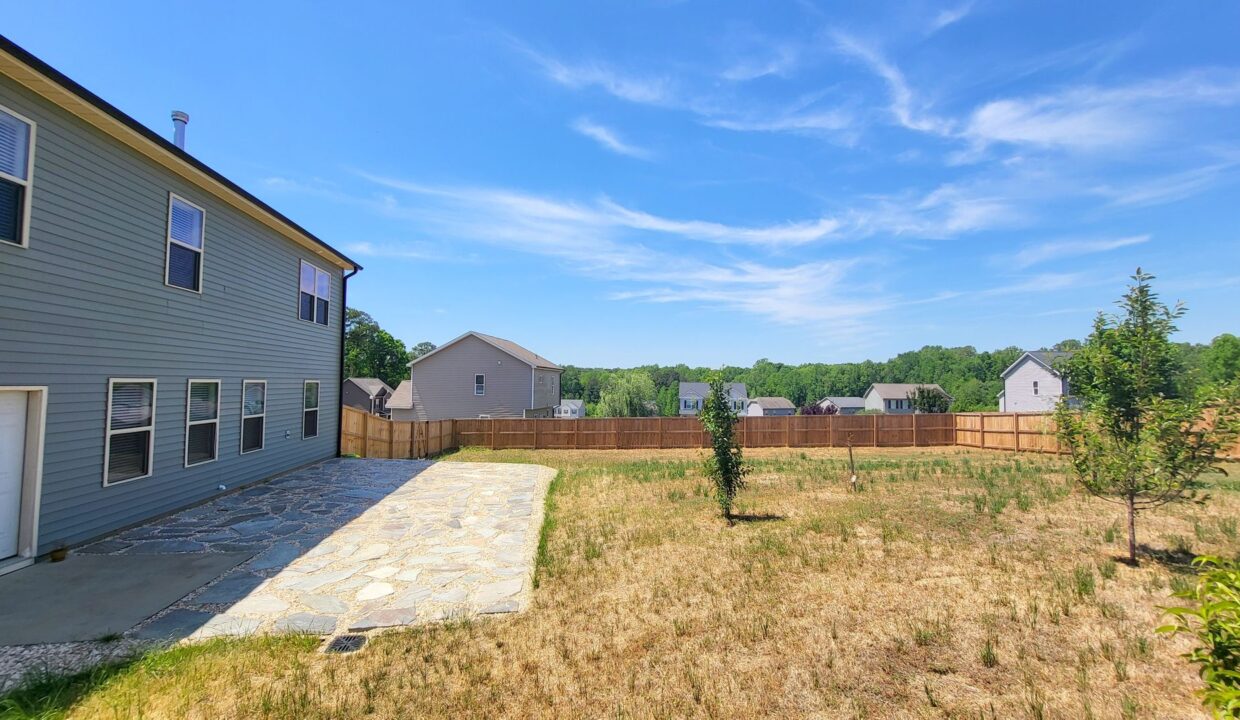 1021-Silver-Farm-Rd-Raleigh-NC-27603-16