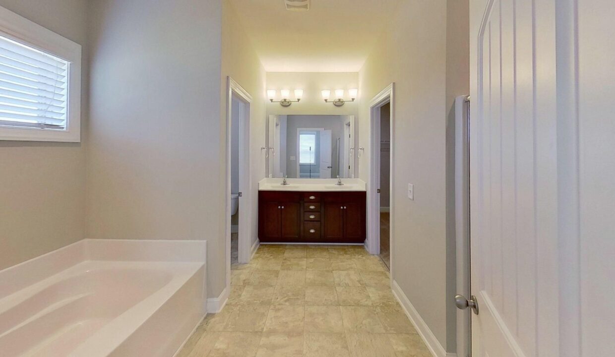 1021-Silver-Farm-Rd-Raleigh-NC-27603-25