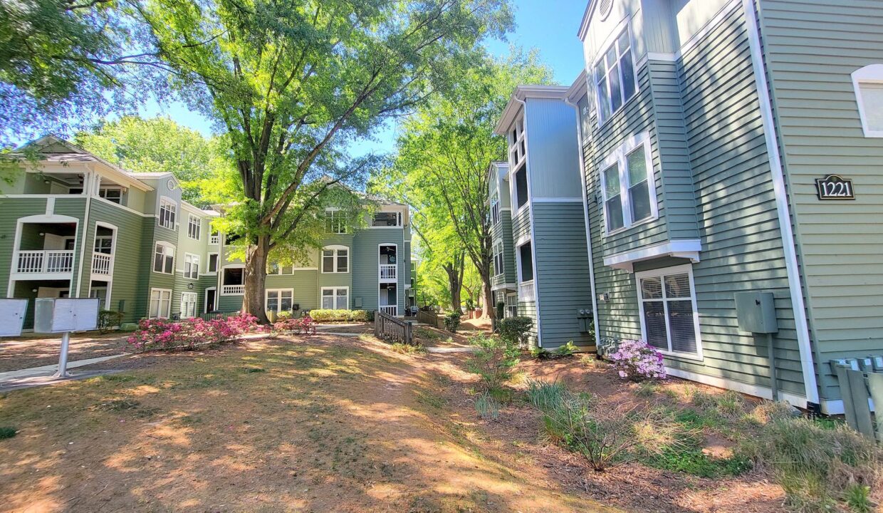 1221-Westview-Ln-205-Raleigh-NC-27605-24