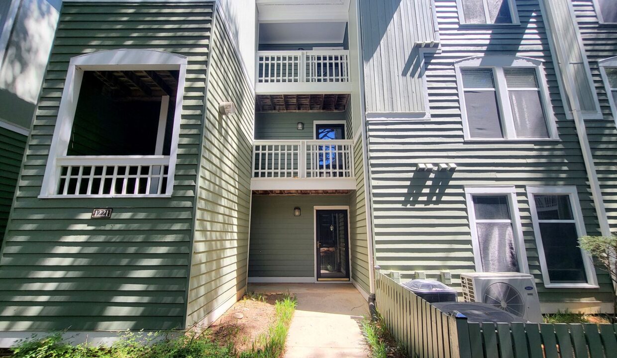 1221-Westview-Ln-205-Raleigh-NC-27605-25