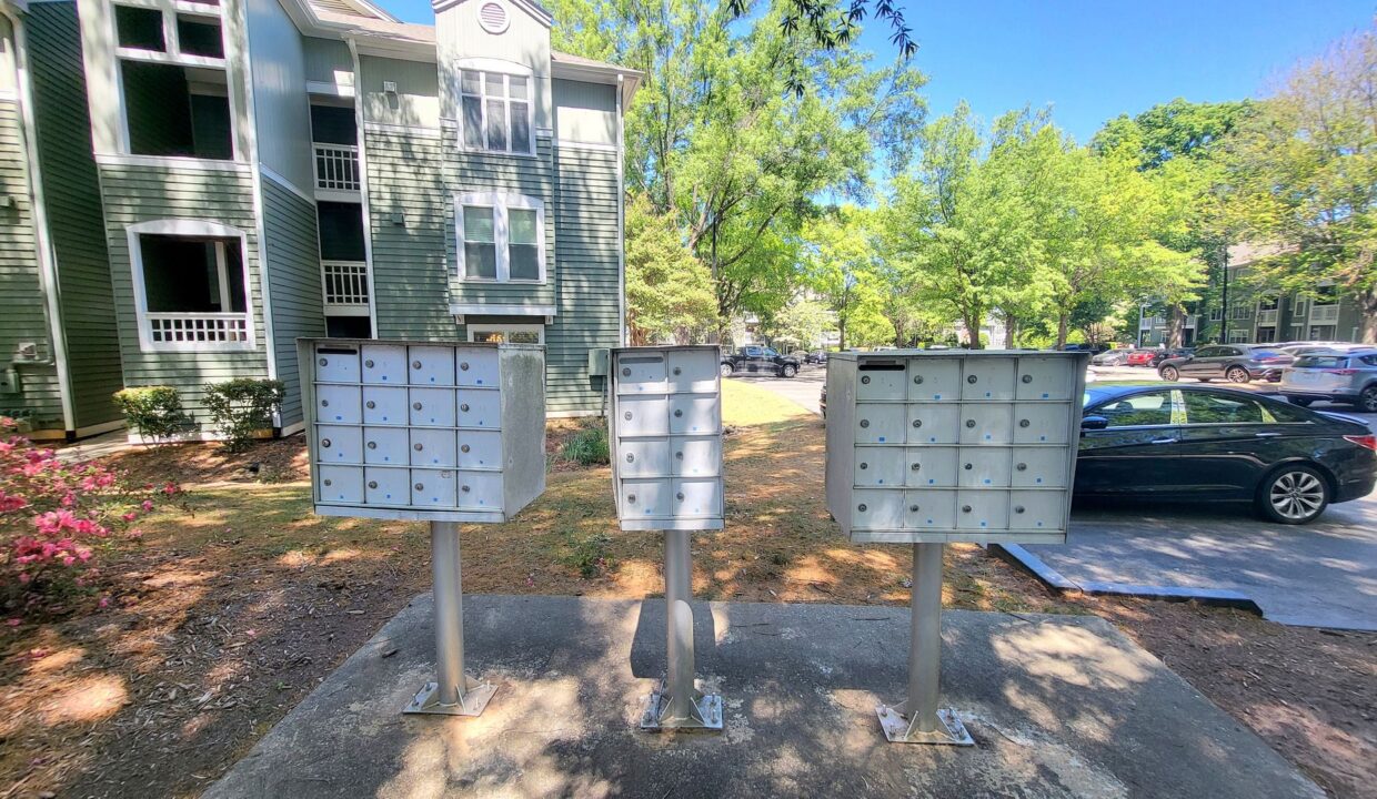 1221-Westview-Ln-205-Raleigh-NC-27605-31