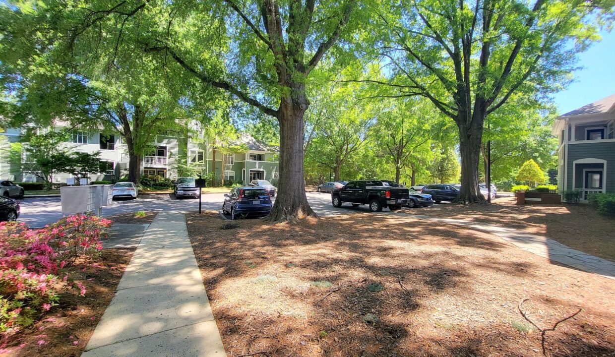 1221-Westview-Ln-205-Raleigh-NC-27605-44