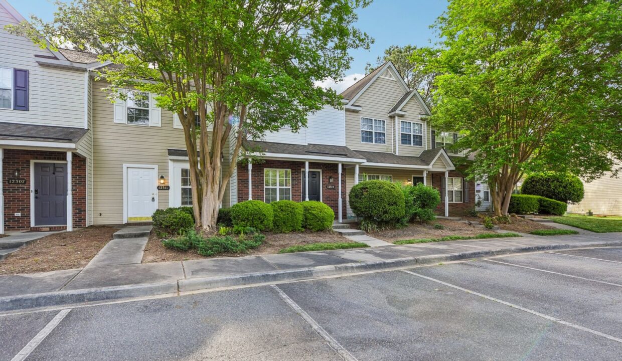 12315-Bluestem-Ln-Charlotte-NC-28277-4