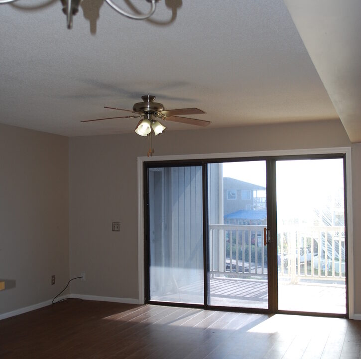 1801-Canal-Dr-Unit-B9-Carolina-Beach-NC-28428-40