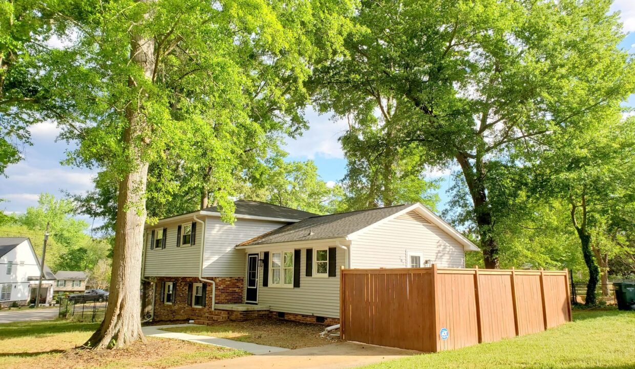 202-Newgate-Dr-Simpsonville-SC-29681-12