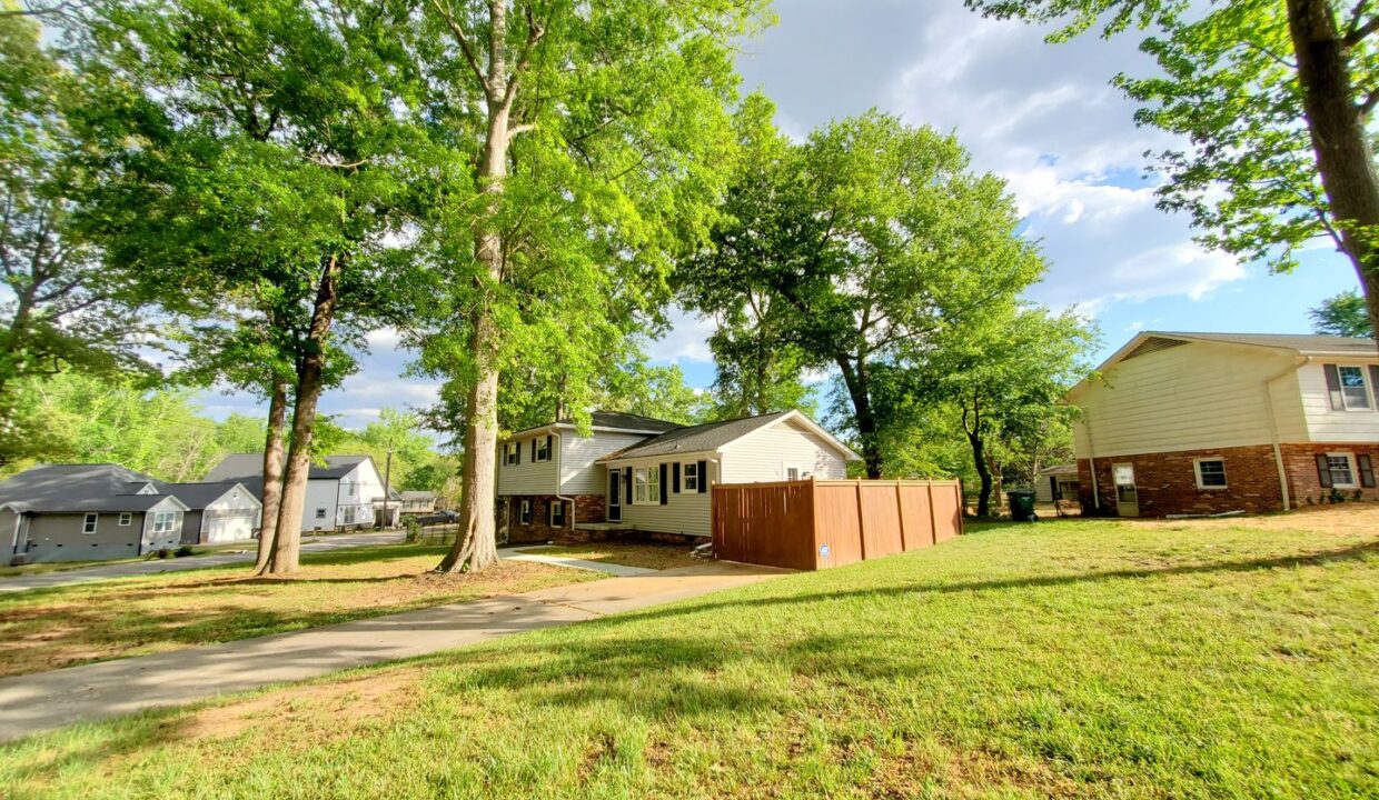 202-Newgate-Dr-Simpsonville-SC-29681-14