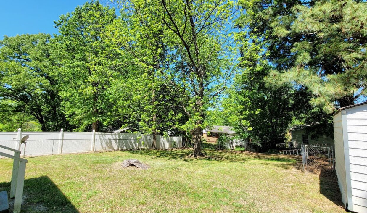 2311-Larkspur-Dr-Greensboro-NC-27405-13