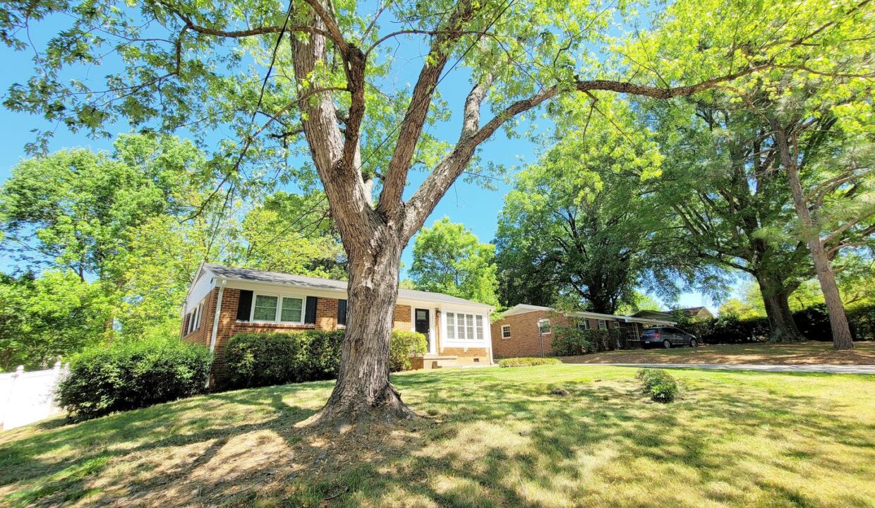 2311-Larkspur-Dr-Greensboro-NC-27405-20