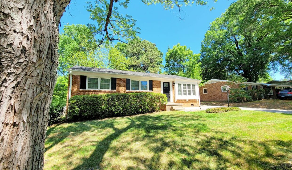 2311-Larkspur-Dr-Greensboro-NC-27405-26