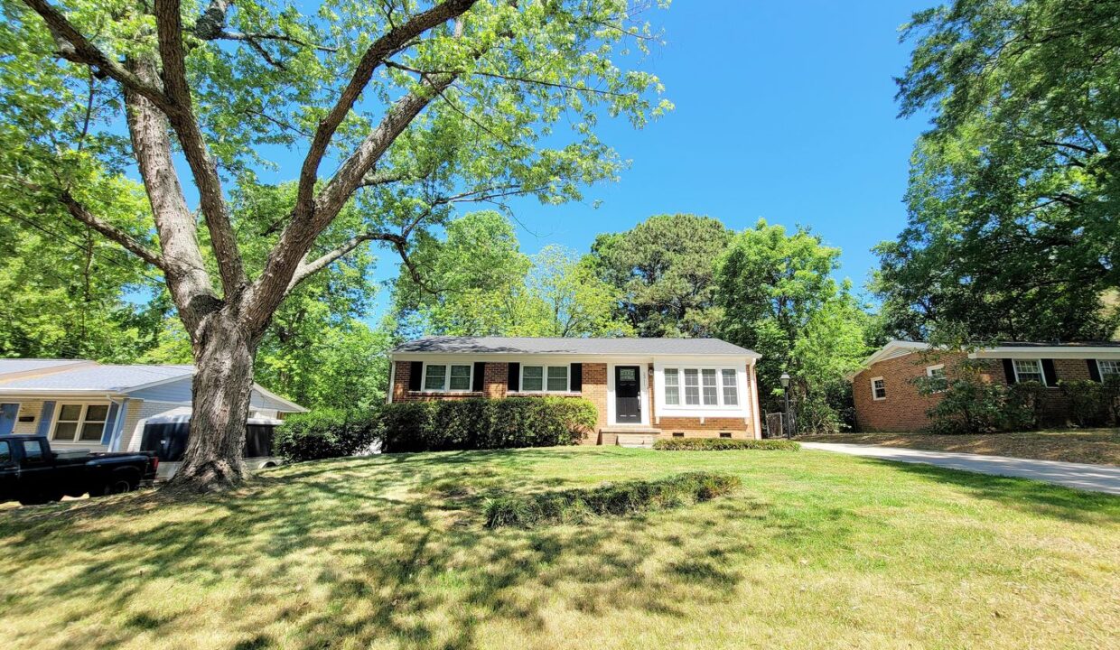 2311-Larkspur-Dr-Greensboro-NC-27405-28