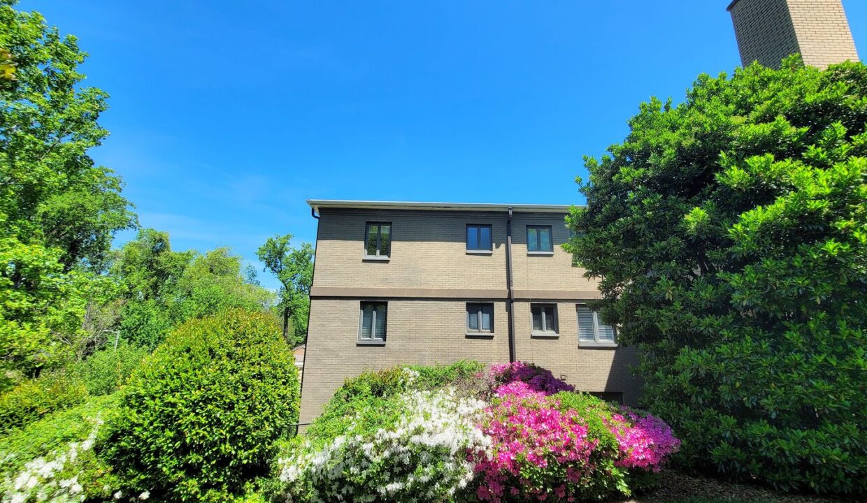 2425-Vail-Ave-A19-Charlotte-NC-28207-22