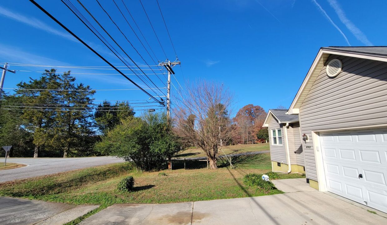 312-Lindale-Dr-High-Point-NC-27265-13