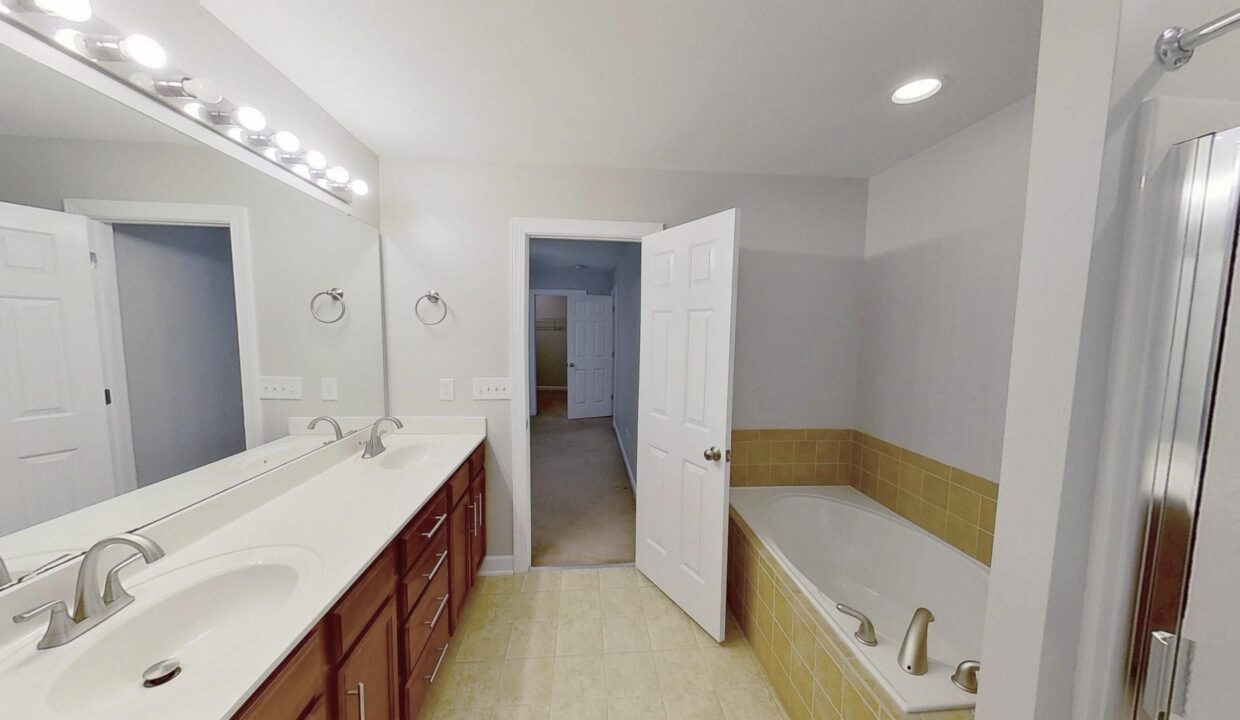 3818-Cumberland-Pond-Rd-Raleigh-NC-27606-4