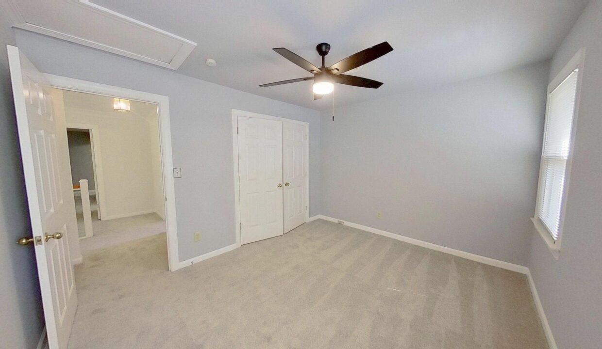 2400-Tweedmore-Ct-High-Point-NC-27265-11