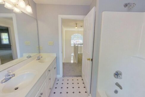 2400-Tweedmore-Ct-High-Point-NC-27265-16