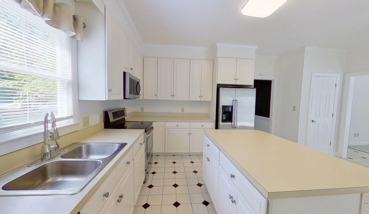 2400-Tweedmore-Ct-High-Point-NC-27265-22