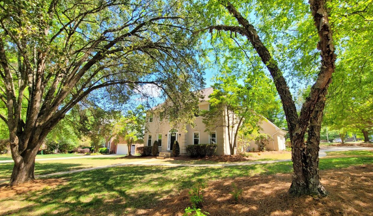 2400-Tweedmore-Ct-High-Point-NC-27265-23