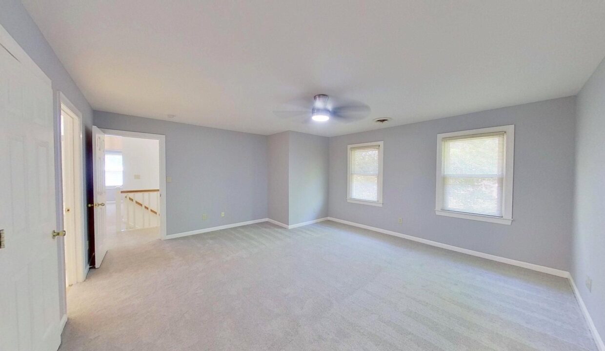 2400-Tweedmore-Ct-High-Point-NC-27265-24