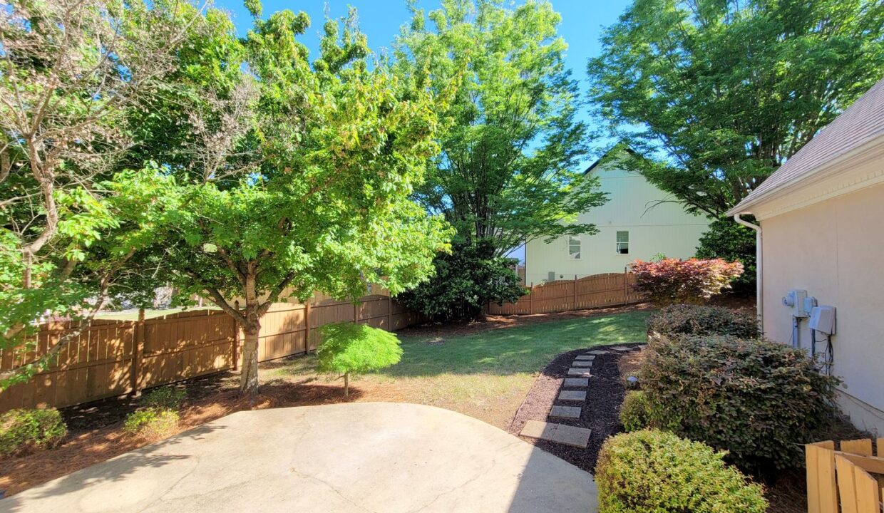 2400-Tweedmore-Ct-High-Point-NC-27265-27