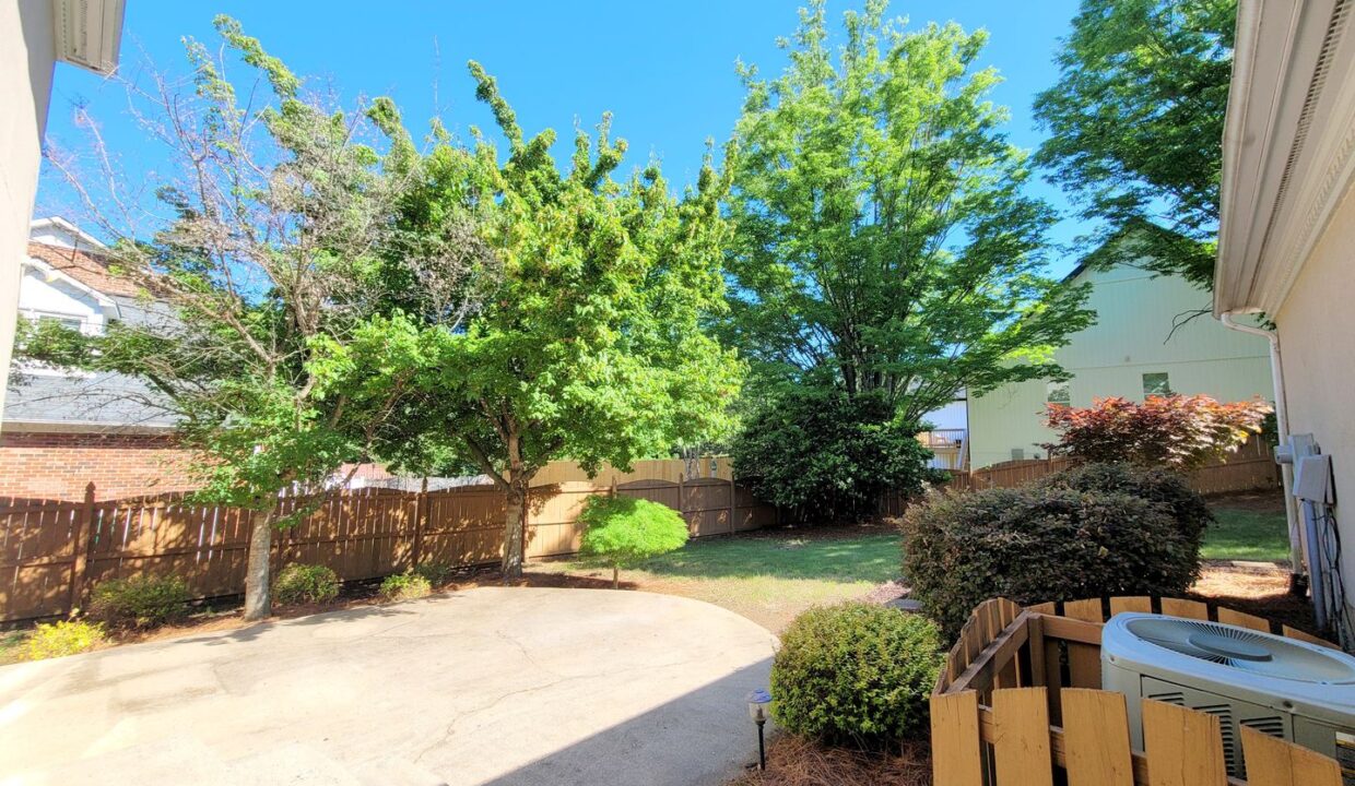 2400-Tweedmore-Ct-High-Point-NC-27265-29