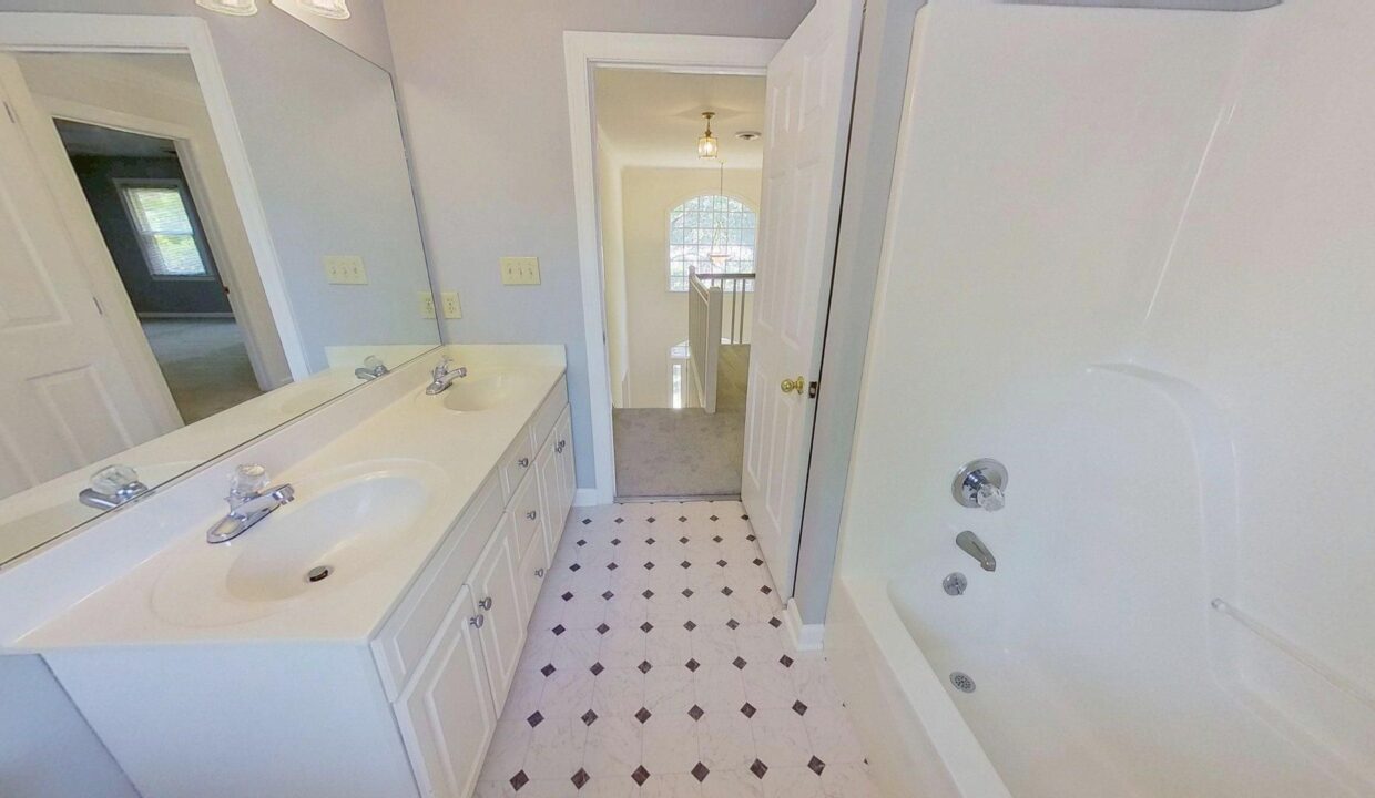 2400-Tweedmore-Ct-High-Point-NC-27265-30