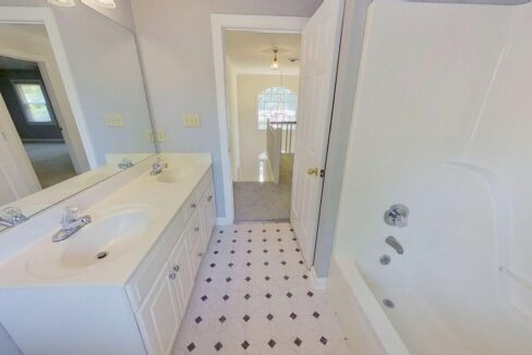 2400-Tweedmore-Ct-High-Point-NC-27265-30