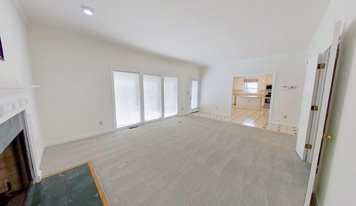 2400-Tweedmore-Ct-High-Point-NC-27265-32